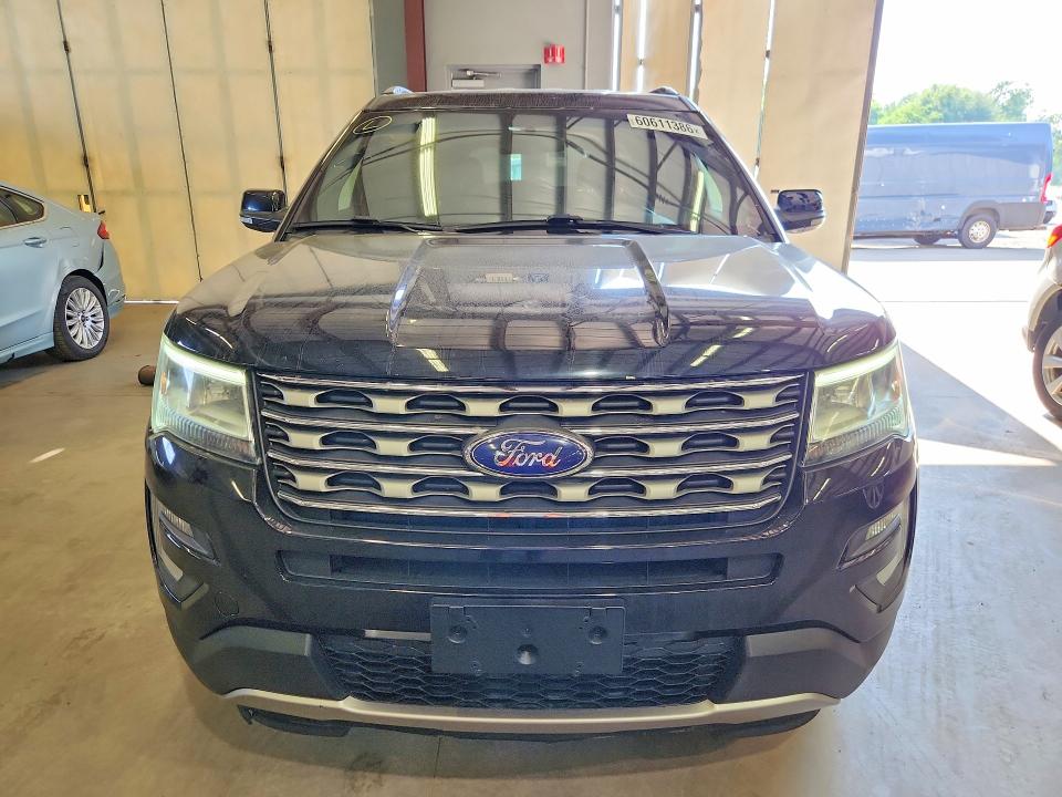 60611386 :رقم المزاد ، 1FM5K8DH6HGA14045 vin ، 2017 Ford Explorer مزاد بيع