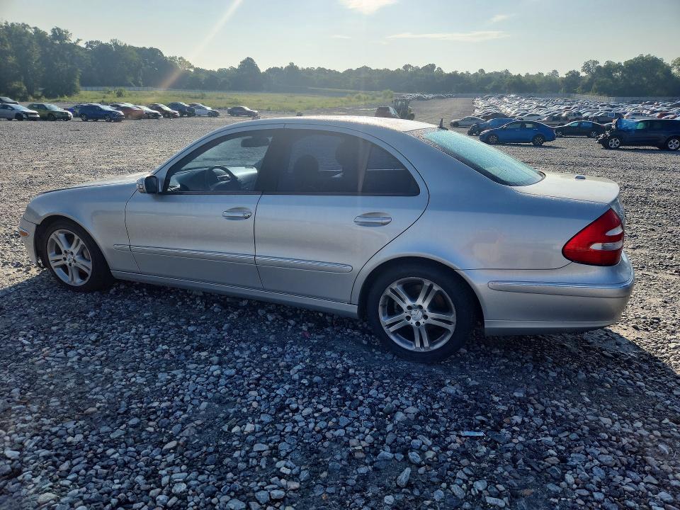 60416056 :رقم المزاد ، WDBUF70J74A400363 vin ، 2004 Mercedes-benz E مزاد بيع