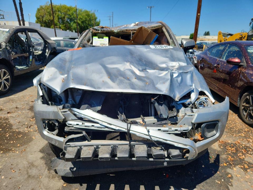61837076 :رقم المزاد ، 3TYAX5GN5NT037388 vin ، 2022 Toyota Tacoma مزاد بيع