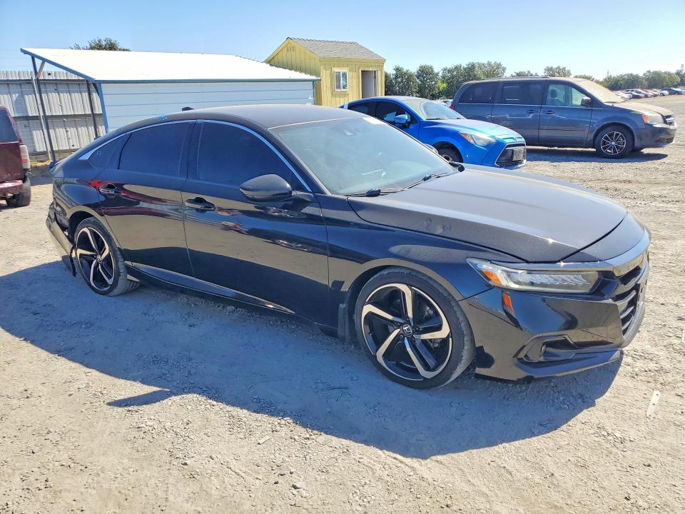 61355386 :رقم المزاد ، 1HGCV1F30MA102860 vin ، 2021 Honda Accord مزاد بيع