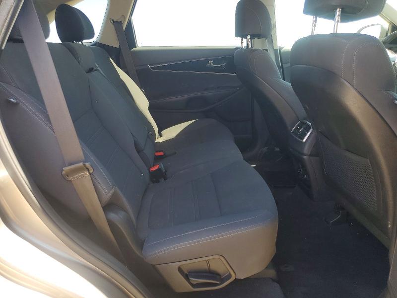 59868996 :رقم المزاد ، 5XYPG4A31HG217623 vin ، 2017 Kia Sorento مزاد بيع