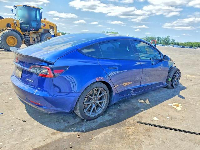 62334406 :رقم المزاد ، 5YJ3E1EBXNF246691 vin ، 2022 Tesla Model 3 مزاد بيع