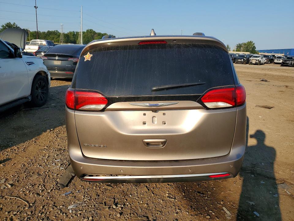 Продажа на аукционе авто 2018 Chrysler Pacifica, vin: 2C4RC1EG8JR187067, номер лота: 63231666