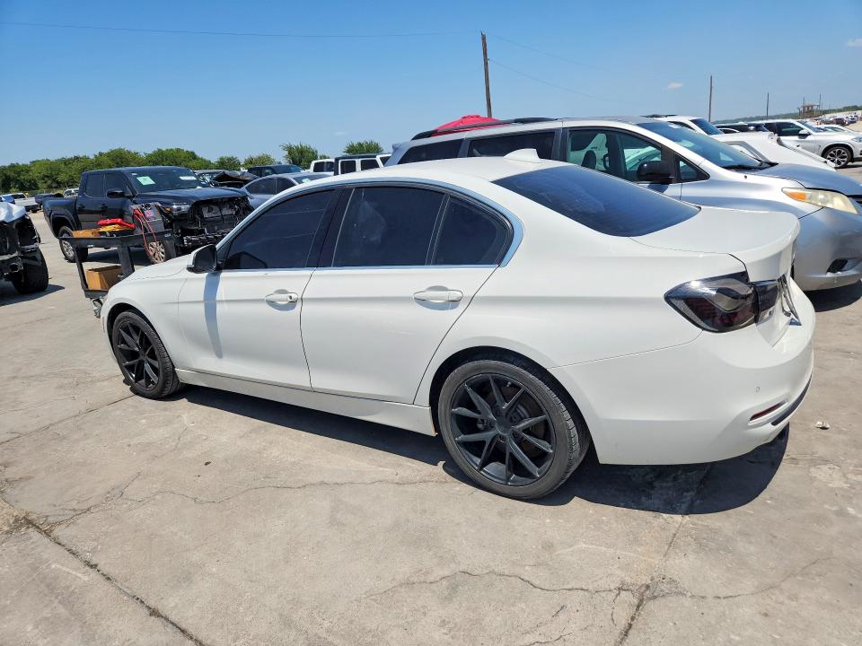 62383206 :رقم المزاد ، WBA8B9G51JNU96012 vin ، 2018 Bmw 330 مزاد بيع
