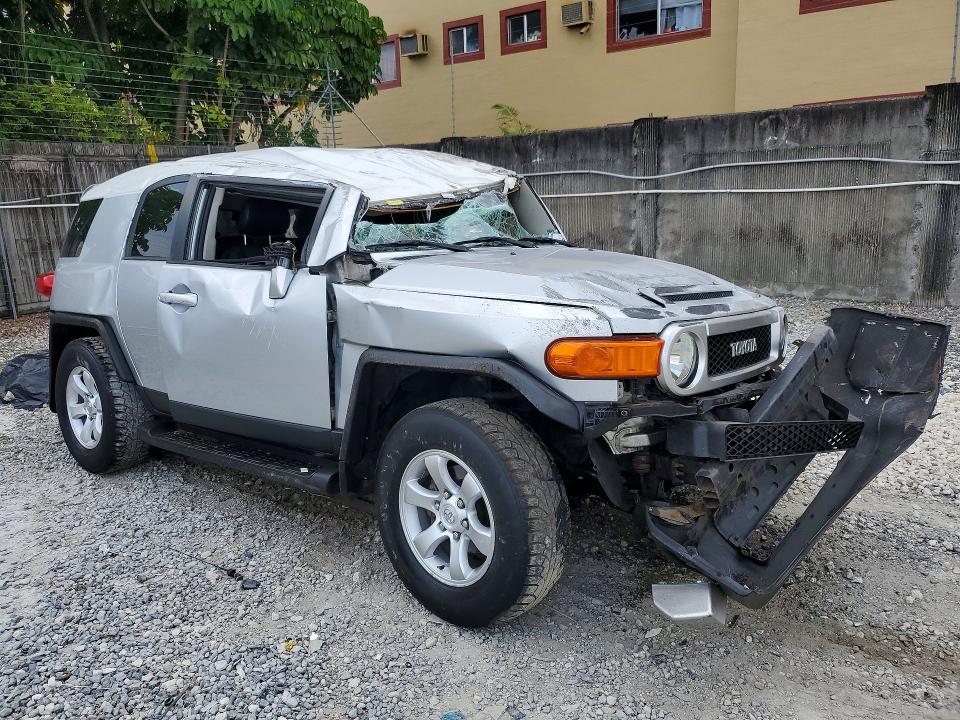 59588456 :رقم المزاد ، JTEBU11F970008013 vin ، 2007 Toyota Fj Cruiser مزاد بيع