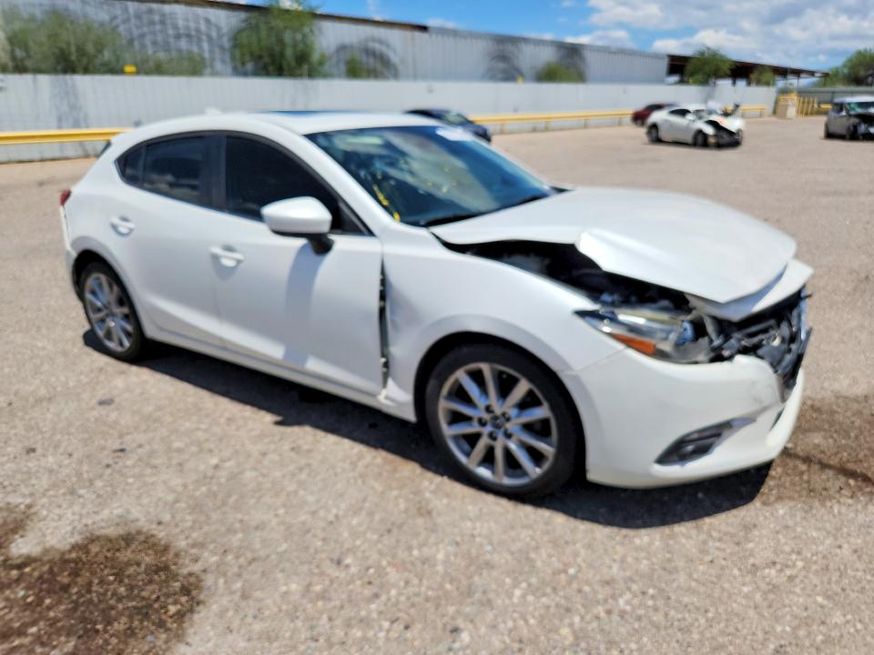 61811546 :رقم المزاد ، JM1BN1M33H1117467 vin ، 2017 Mazda 3 مزاد بيع