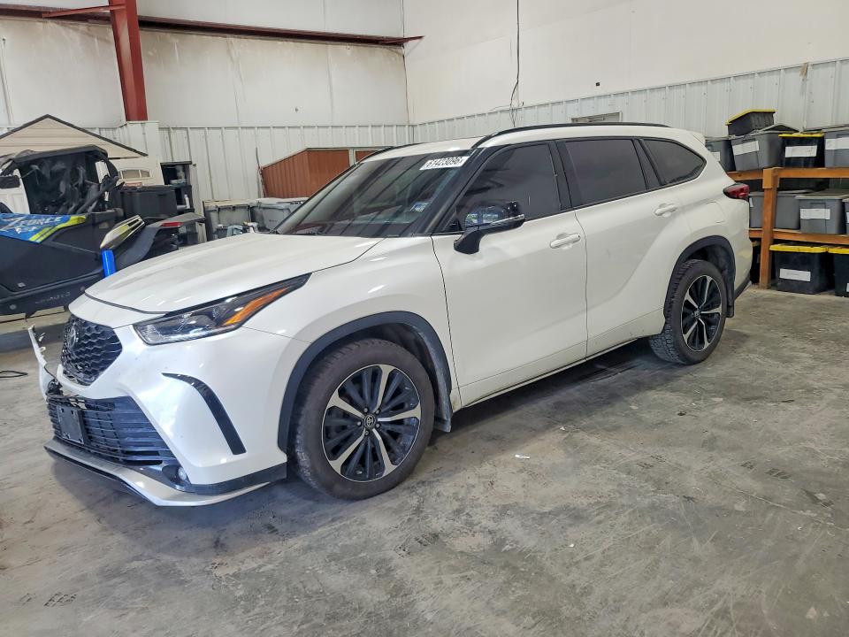 Auction sale of the 2021 Toyota Highlander, vin: 5TDLZRBH8MS109027, lot number: 61423096
