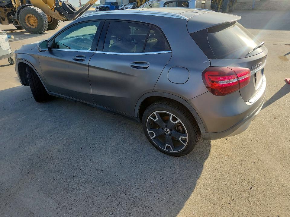 85621295 :رقم المزاد ، WDCTG4EB8JJ424218 vin ، 2018 Mercedes-benz Gla مزاد بيع