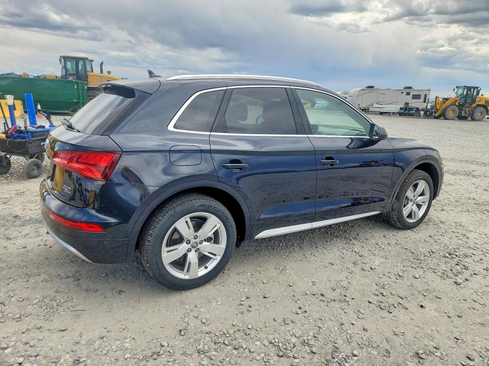 60458146 :رقم المزاد ، WA1BNAFYXJ2233123 vin ، 2018 Audi Q5 مزاد بيع