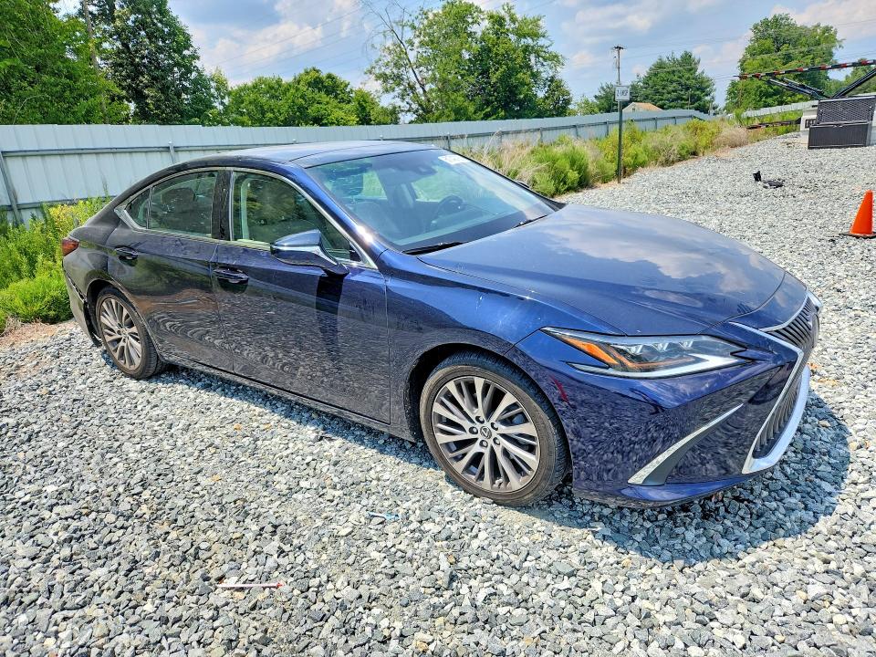 61742786 :رقم المزاد ، 58ABZ1B15KU006824 vin ، 2019 Lexus Es مزاد بيع