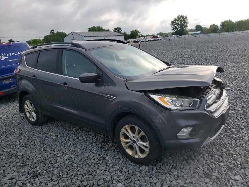 Продажа на аукционе авто 2017 Ford Escape, vin: 1FMCU0GDXHUE31956, номер лота: 62762276