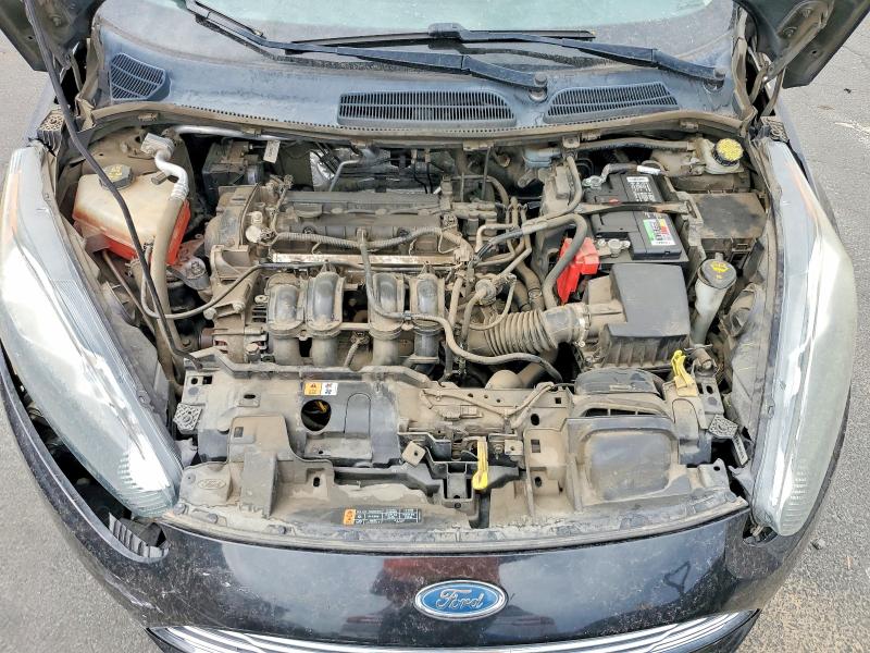 60127976 :رقم المزاد ، 3FADP4AJ8FM195921 vin ، 2015 Ford Fiesta مزاد بيع