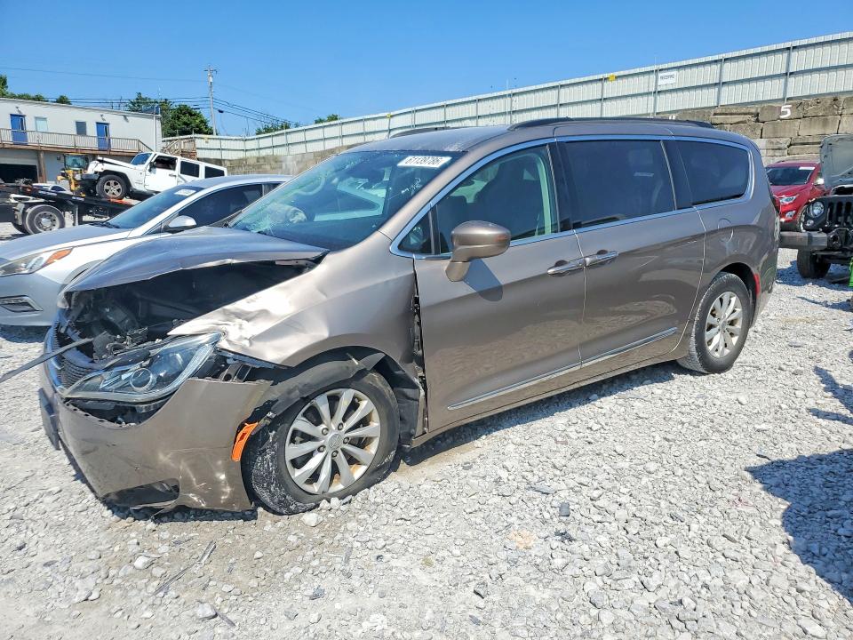 Продажа на аукционе авто 2017 Chrysler Pacifica, vin: 2C4RC1BG6HR553560, номер лота: 61139786