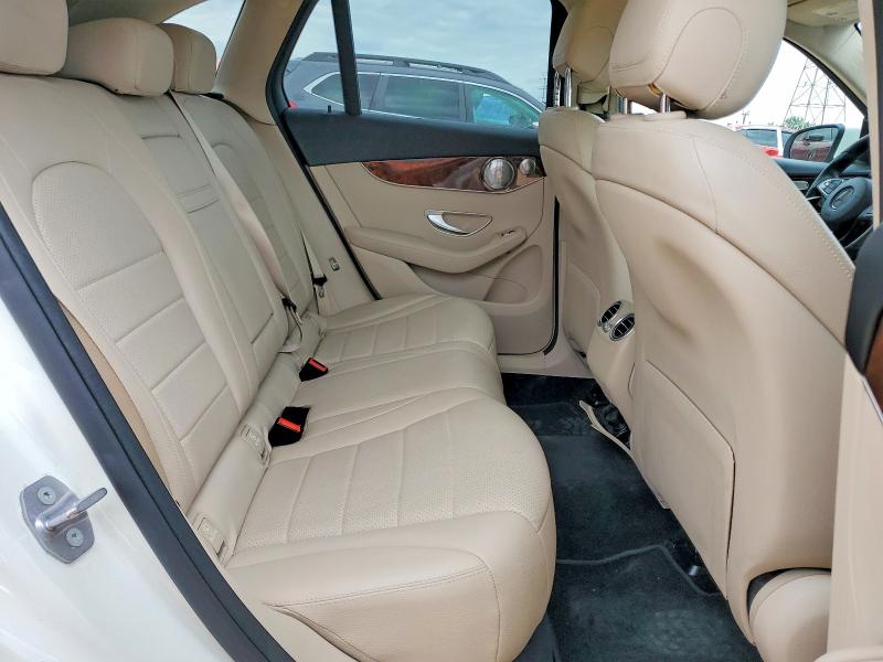 61839756 :رقم المزاد ، WDC0G4JB7HV010522 vin ، 2017 Mercedes-benz Glc مزاد بيع