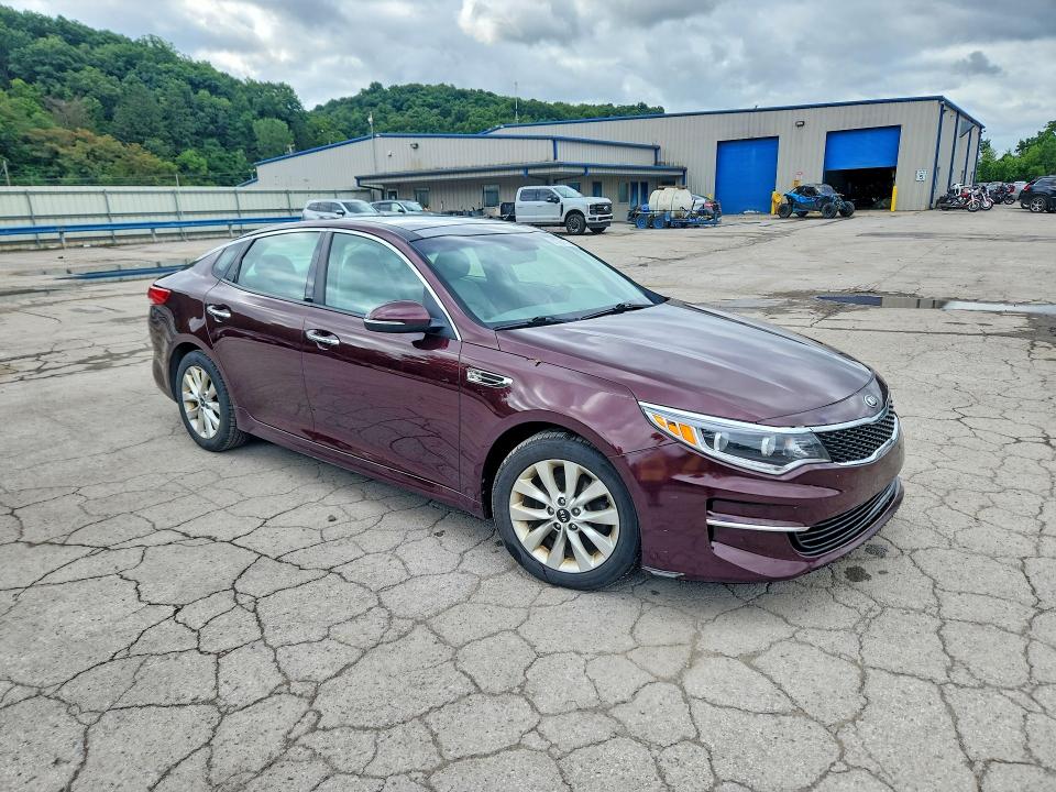 2016 Kia Optima მანქანა იყიდება აუქციონზე, vin: 5XXGU4L33GG011812, აუქციონის ნომერი: 61727116