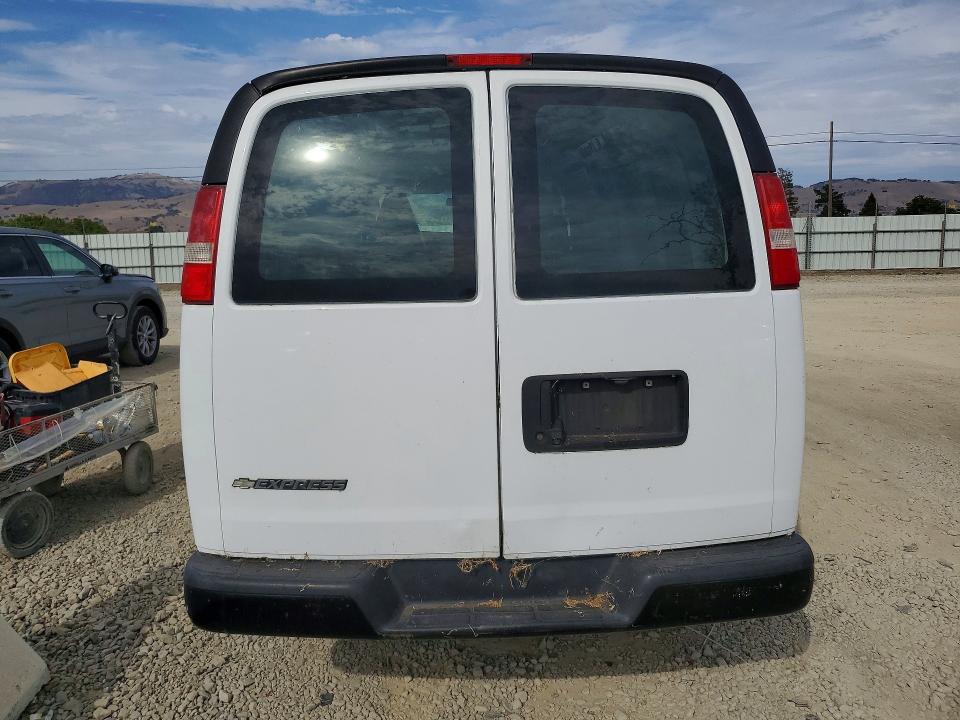 60633556 :رقم المزاد ، 1GCWGBFG5H1186761 vin ، 2017 Chevrolet Express G2500 مزاد بيع