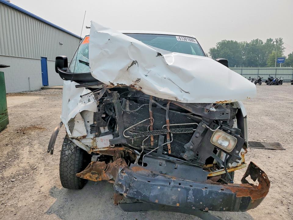 61301686 :رقم المزاد ، 1GCWGFBA2B1151207 vin ، 2011 Chevrolet Express G2500 مزاد بيع