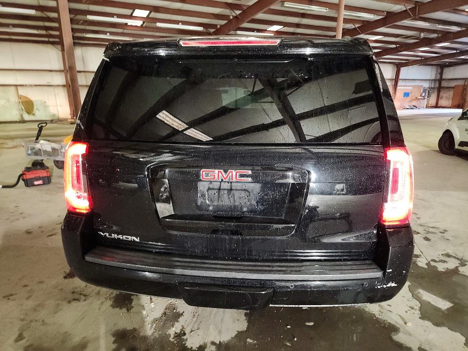 61813496 :رقم المزاد ، 1GKS1BKC1JR215820 vin ، 2018 Gmc Yukon مزاد بيع