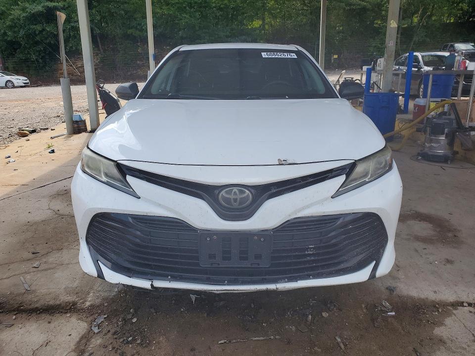 2019 Toyota Camry მანქანა იყიდება აუქციონზე, vin: 4T1B11HK1KU790143, აუქციონის ნომერი: 60862676