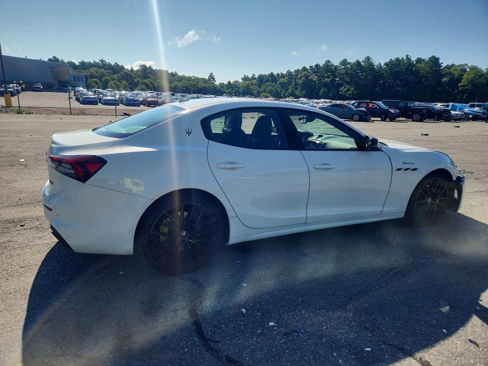 Продажа на аукционе авто 2022 Maserati Ghibli, vin: ZAM57YTM2NX386980, номер лота: 63222206