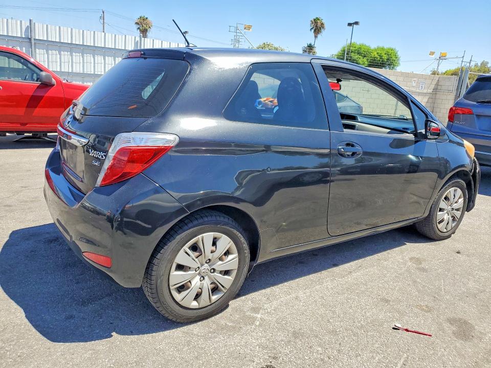 60640896 :رقم المزاد ، JTDJTUD32CD505266 vin ، 2012 Toyota Yaris مزاد بيع