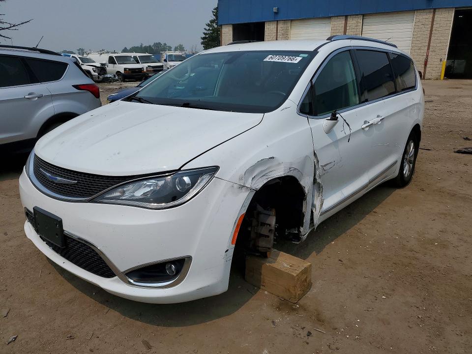 2018 Chrysler Pacifica მანქანა იყიდება აუქციონზე, vin: 2C4RC1BG8JR317336, აუქციონის ნომერი: 60709766