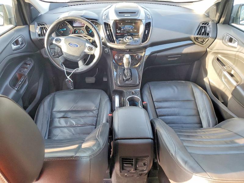 61640986 :رقم المزاد ، 1FMCU0J9XFUA46771 vin ، 2015 Ford Escape مزاد بيع