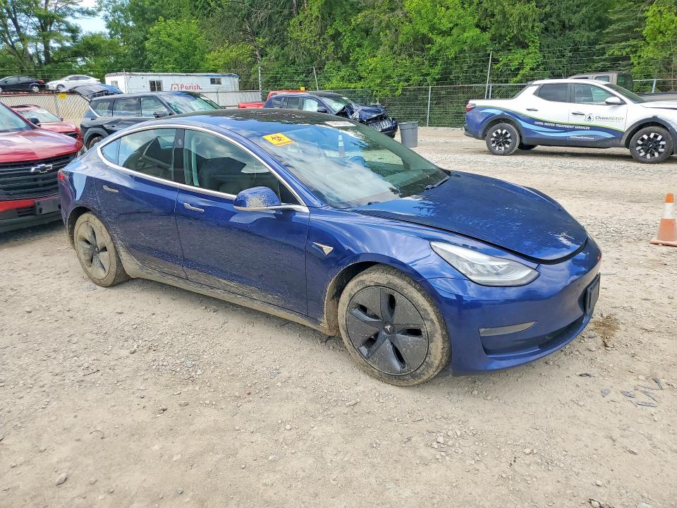 62612266 :رقم المزاد ، 5YJ3E1EA0JF041950 vin ، 2018 Tesla Model 3 مزاد بيع