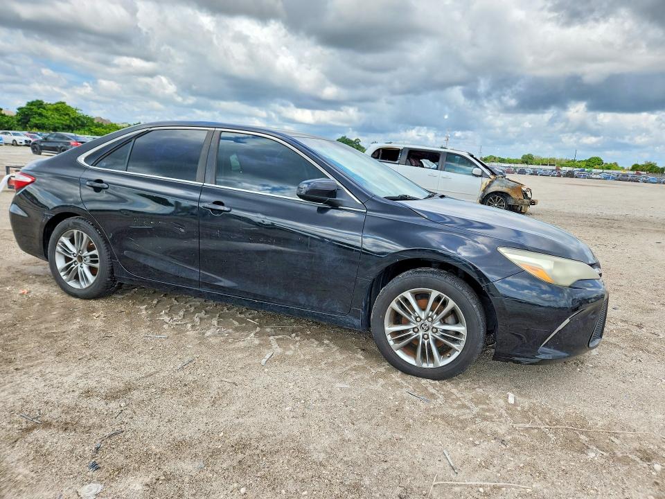 63391996 :رقم المزاد ، 4T1BF1FK9FU082006 vin ، 2015 Toyota Camry مزاد بيع
