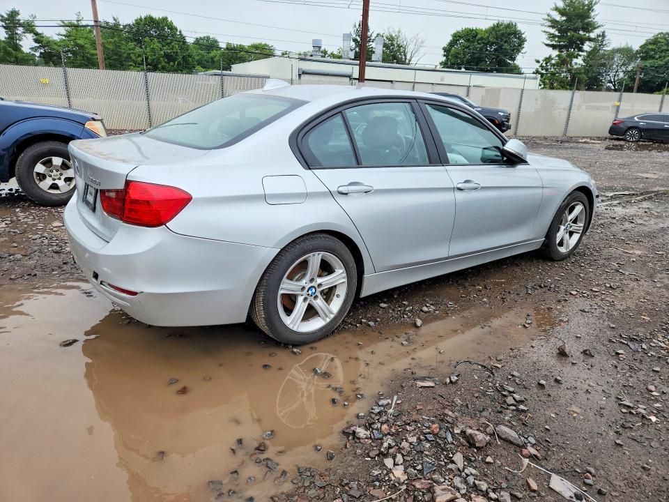 59663666 :رقم المزاد ، WBA3B5G58DNS03195 vin ، 2013 Bmw 328 مزاد بيع