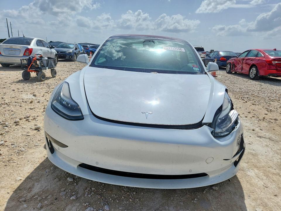 61722596 :رقم المزاد ، 5YJ3E1EA0JF076830 vin ، 2018 Tesla Model 3 مزاد بيع