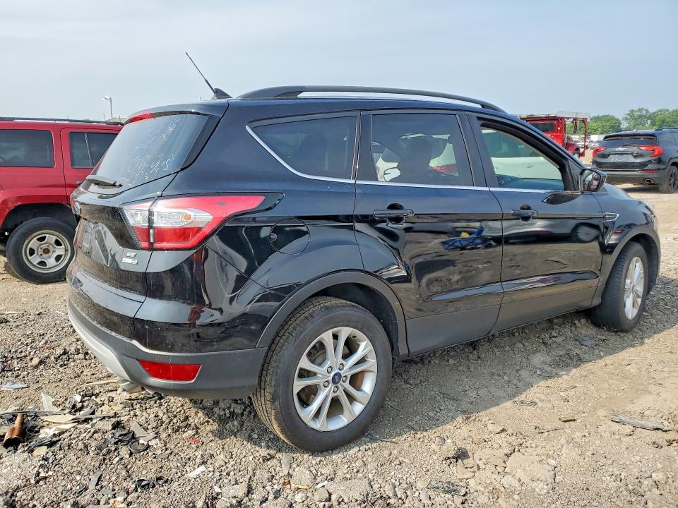 Продаж на аукціоні авто 2018 Ford Escape, vin: 1FMCU9GD1JUC60086, номер лоту: 61240016