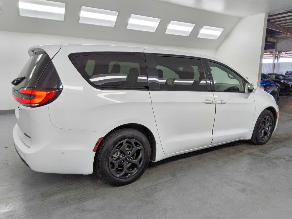 60687296 :رقم المزاد ، 2C4RC1L76NR134666 vin ، 2022 Chrysler Pacifica مزاد بيع