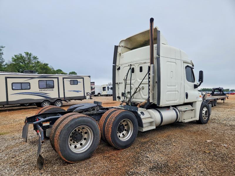 Aukcja sprzedaży 2015 Freightliner Cascadia, vin: 3AKJGLBG2FSGT8558, numer aukcji: 57836326