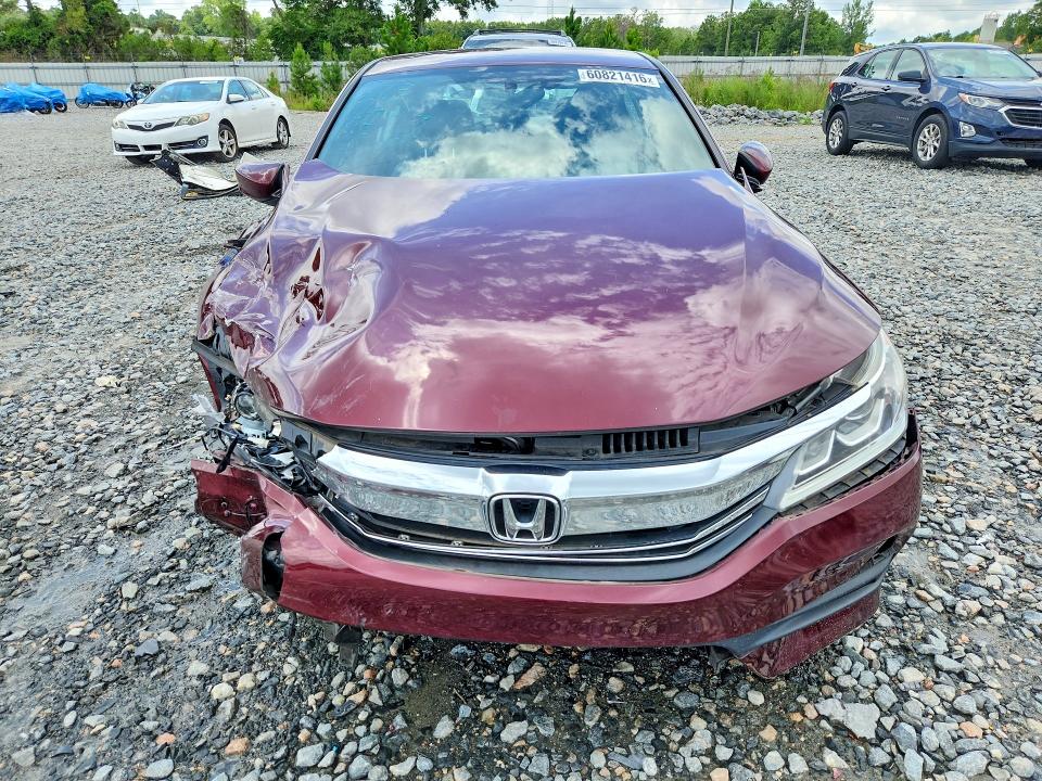 60821416 :رقم المزاد ، 1HGCR2F17HA117581 vin ، 2017 Honda Accord مزاد بيع