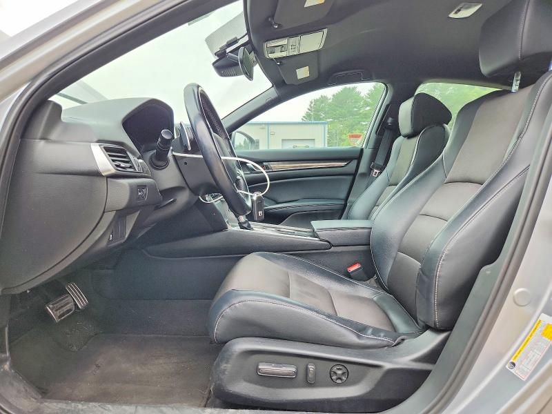 62972726 :رقم المزاد ، 1HGCV1F32JA137072 vin ، 2018 Honda Accord مزاد بيع