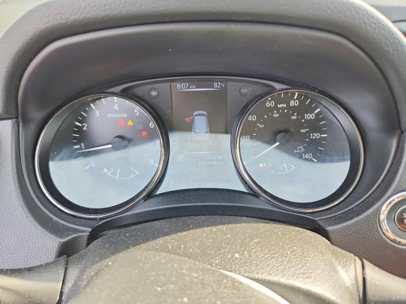 60497426 :رقم المزاد ، JN1BJ1CP0HW007353 vin ، 2017 Nissan Rogue Sport مزاد بيع