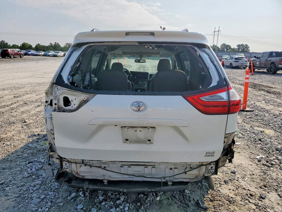 2015 Toyota Sienna მანქანა იყიდება აუქციონზე, vin: 5TDDK3DC5FS112896, აუქციონის ნომერი: 62516706