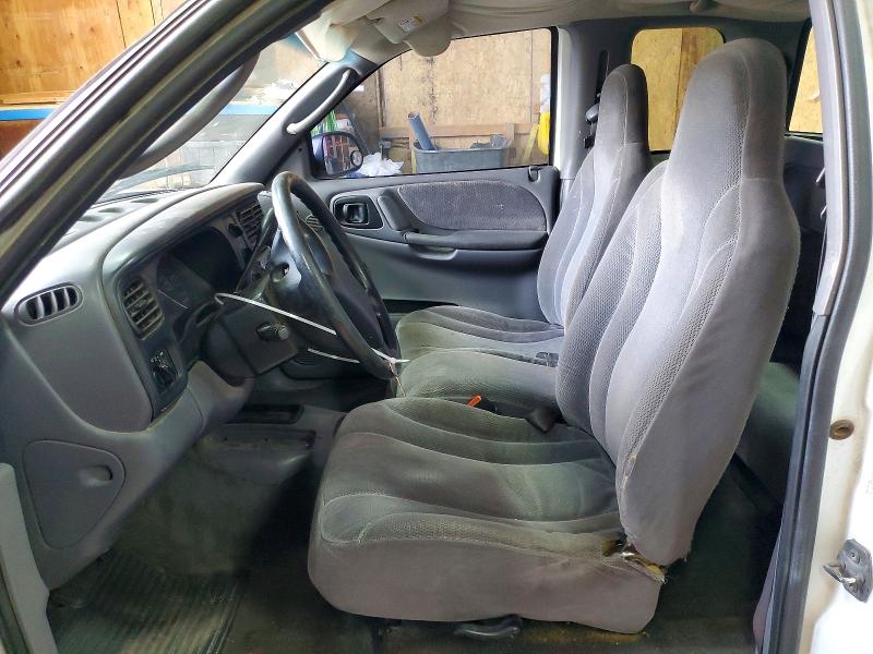 60529726 :رقم المزاد ، 1B7GL22X9YS563205 vin ، 2000 Dodge Dakota مزاد بيع