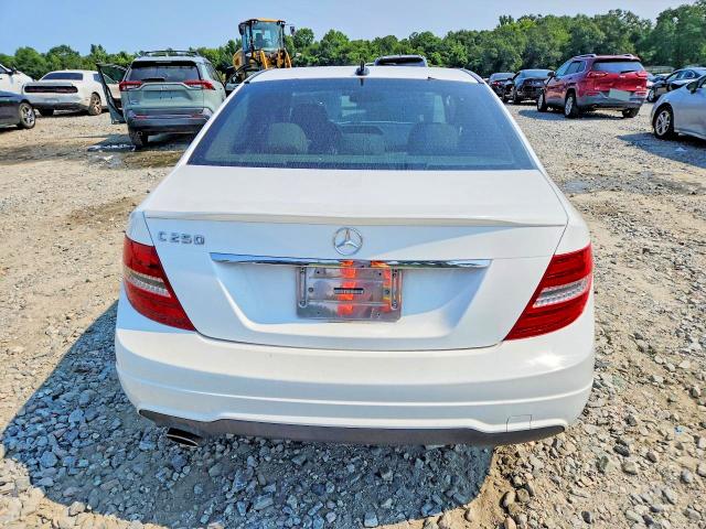 Продажа на аукционе авто 2014 Mercedes-benz C, vin: WDDGF4HB2ER302747, номер лота: 63053516