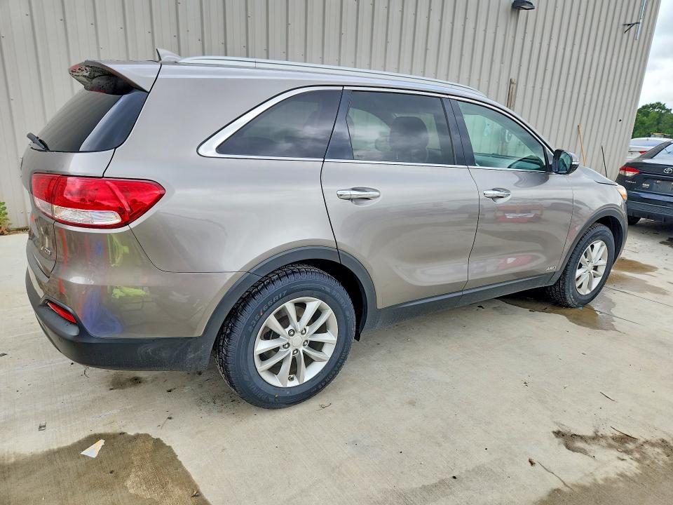 60897686 :رقم المزاد ، 5XYPGDA39GG042861 vin ، 2016 Kia Sorento مزاد بيع