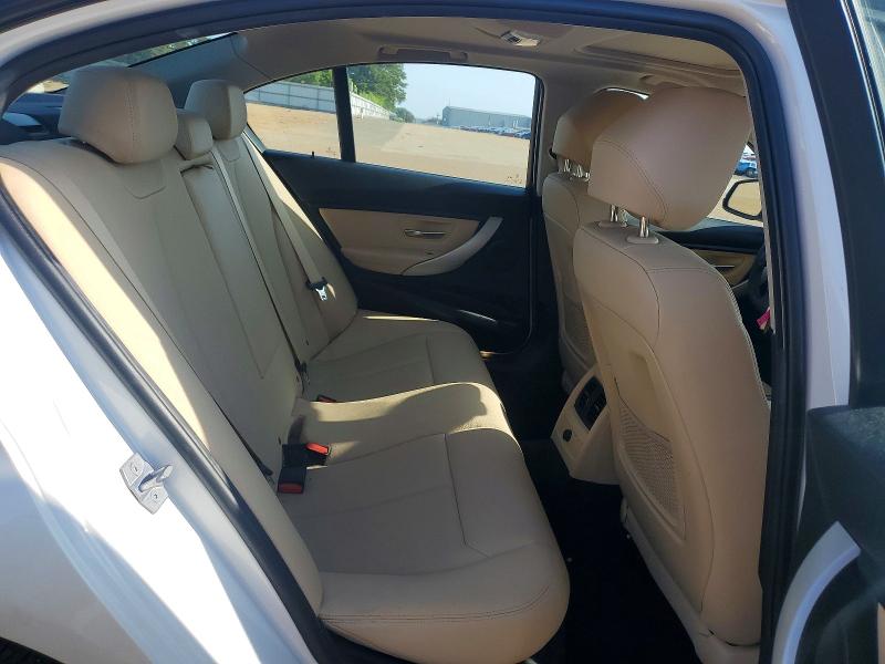 62761876 :رقم المزاد ، WBA8A9C57JAH13632 vin ، 2018 Bmw 320 مزاد بيع