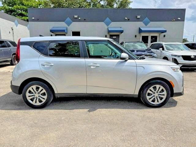 2020 Kia Soul მანქანა იყიდება აუქციონზე, vin: KNDJ23AU5L7098729, აუქციონის ნომერი: 61879326