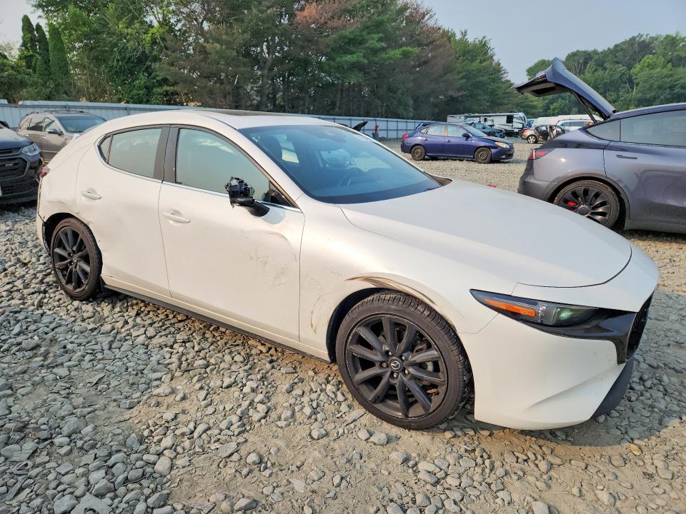2021 Mazda 3 მანქანა იყიდება აუქციონზე, vin: JM1BPBML1M1401674, აუქციონის ნომერი: 61336966