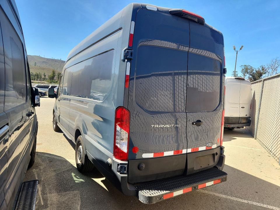 2020 Ford Transit მანქანა იყიდება აუქციონზე, vin: 1FTBR3X80LKB27786, აუქციონის ნომერი: 64162956