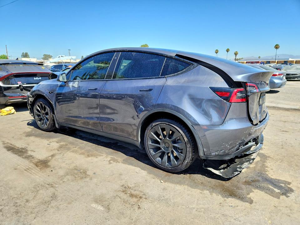60846376 :رقم المزاد ، 5YJYGDED8MF124395 vin ، 2021 Tesla Model  Y مزاد بيع