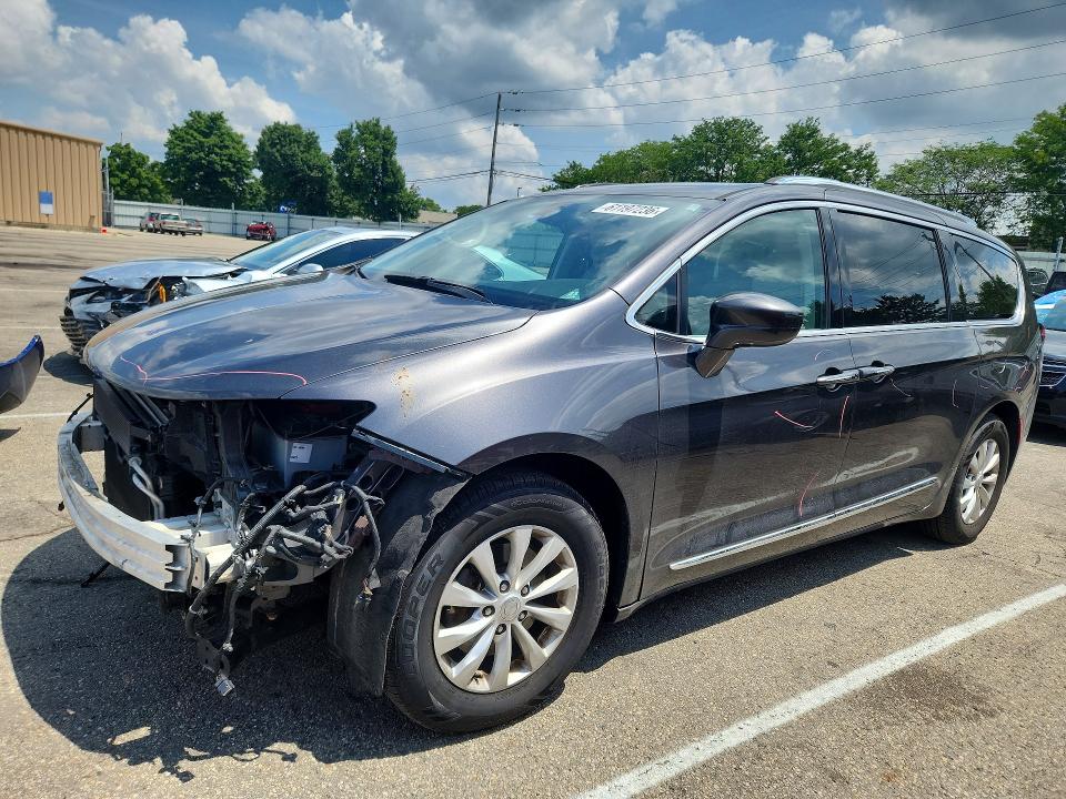 Продаж на аукціоні авто 2018 Chrysler Pacifica, vin: 2C4RC1BG4JR178094, номер лоту: 61197236