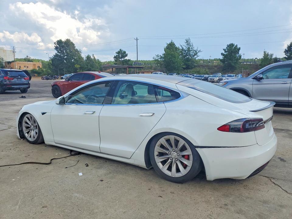 60760436 :رقم المزاد ، 5YJSA1E40KF330376 vin ، 2019 Tesla Model S مزاد بيع
