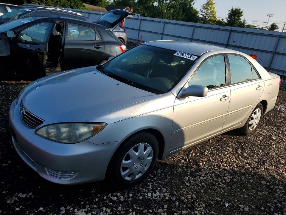 2005 Toyota Camry მანქანა იყიდება აუქციონზე, vin: 4T1BE32K25U538754, აუქციონის ნომერი: 63007736
