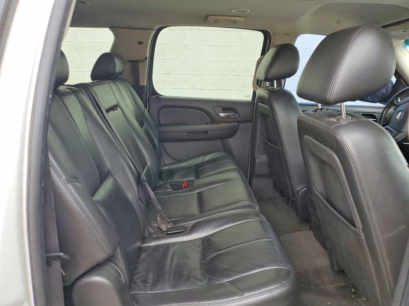 61215976 :رقم المزاد ، 1GNUKJE33AR262099 vin ، 2010 Chevrolet Suburban مزاد بيع
